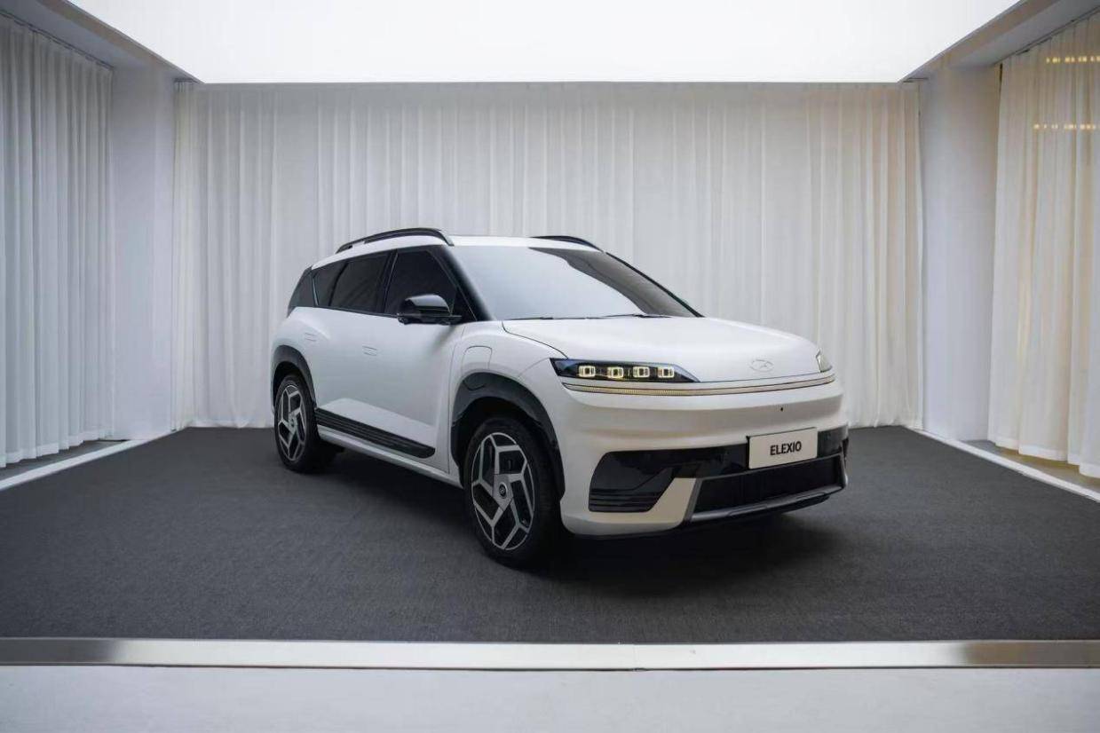 北京现代首款纯电平台SUV ELEXIO亮相，终于要认真了？
