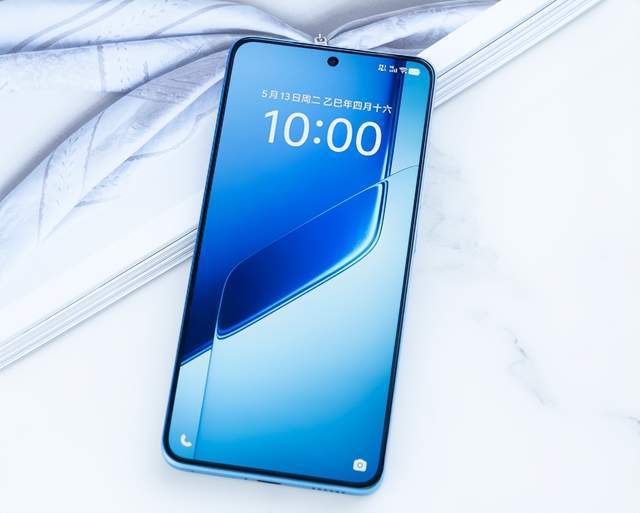 iQOO Neo10 Pro+手机发布：内置6800mAh电池！ 