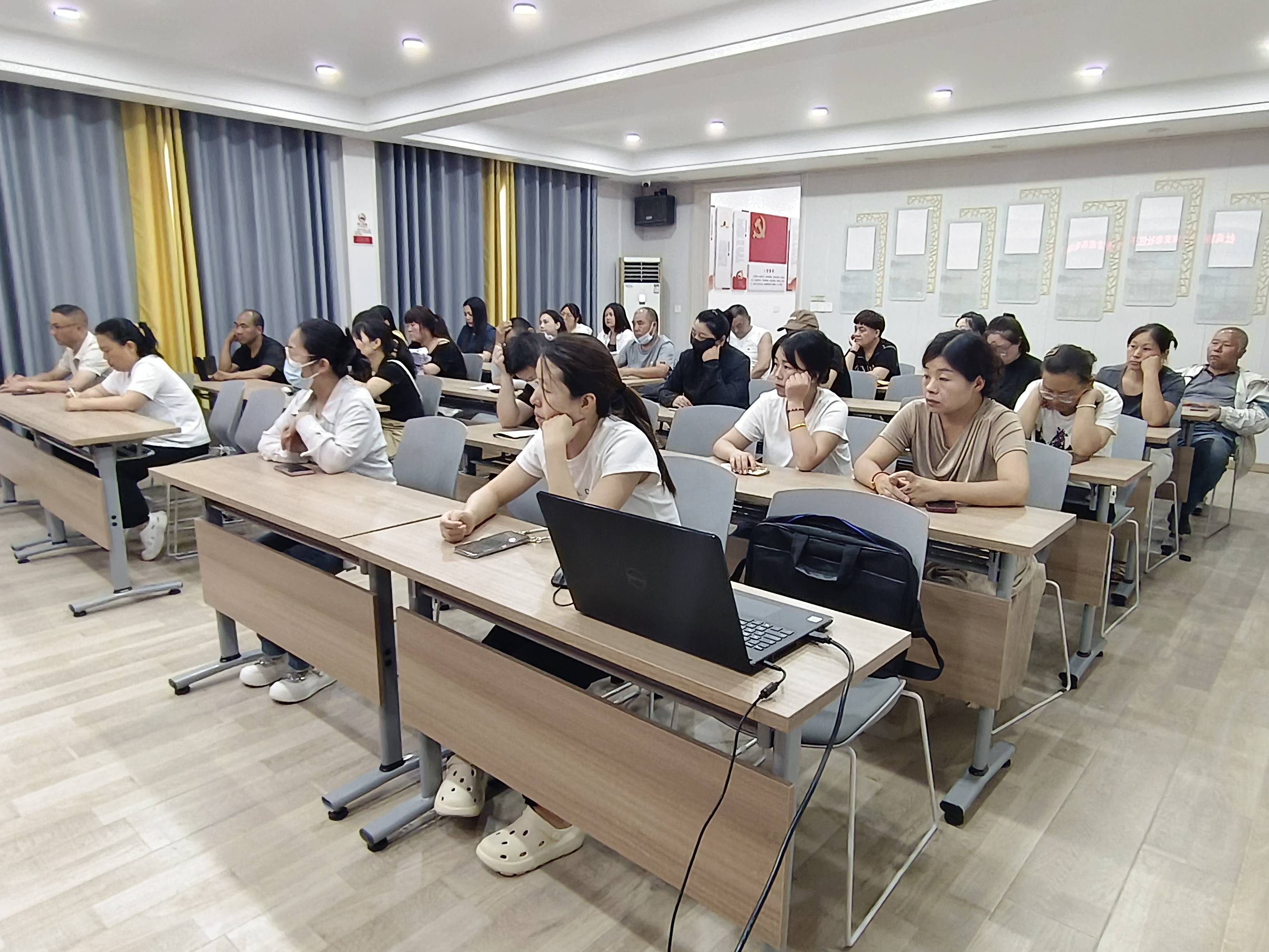 美容培训：开启美丽事业的新篇章