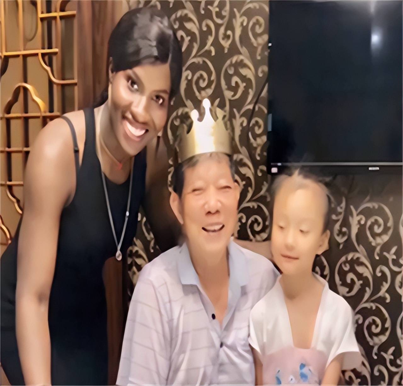 非洲女孩为父圆梦嫁到中国,女儿肤白如雪,直呼买一送一赚大了