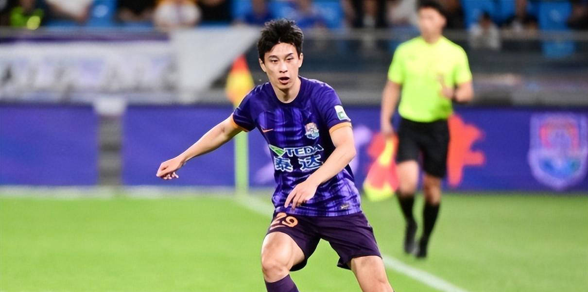 宋岳转会大连英博：从津门虎队长到英博核心的蜕变之路