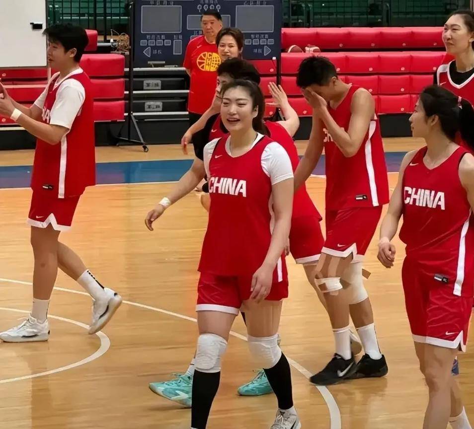 李梦状态回归：中国女篮备战亚洲杯，瘦身效果显著
