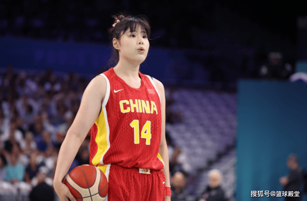 女篮亚洲杯内线危机：李月汝缺席，张子宇或无缘，宫鲁鸣面临挑战