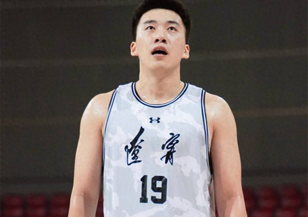 在北京时间5月29日的全运会u22男子篮球小组赛中,辽宁队以89