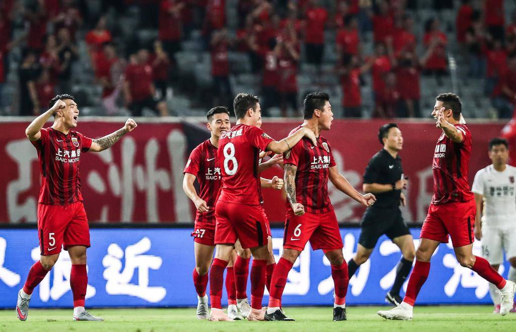 上港队夏季转会策略揭秘：金特罗或成关键引援助力中超争冠