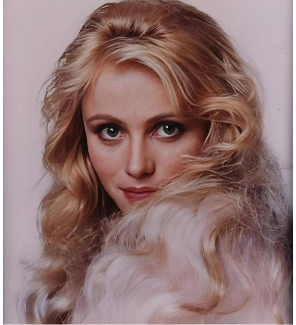 法国女明星艾曼纽·贝阿,美得像"天使"