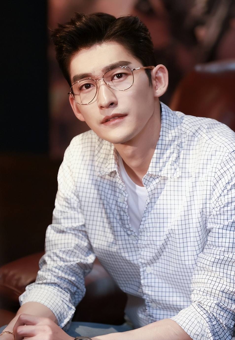 张翰被烧本烧烤肉店起诉,涉嫌违约索赔千万,网友:这瓜有点大