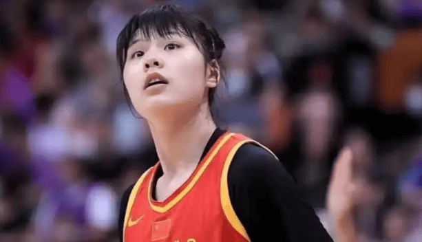 李月汝的职业生涯抉择：从亚运会到WNBA，她的篮球之路如何影响中国女篮？