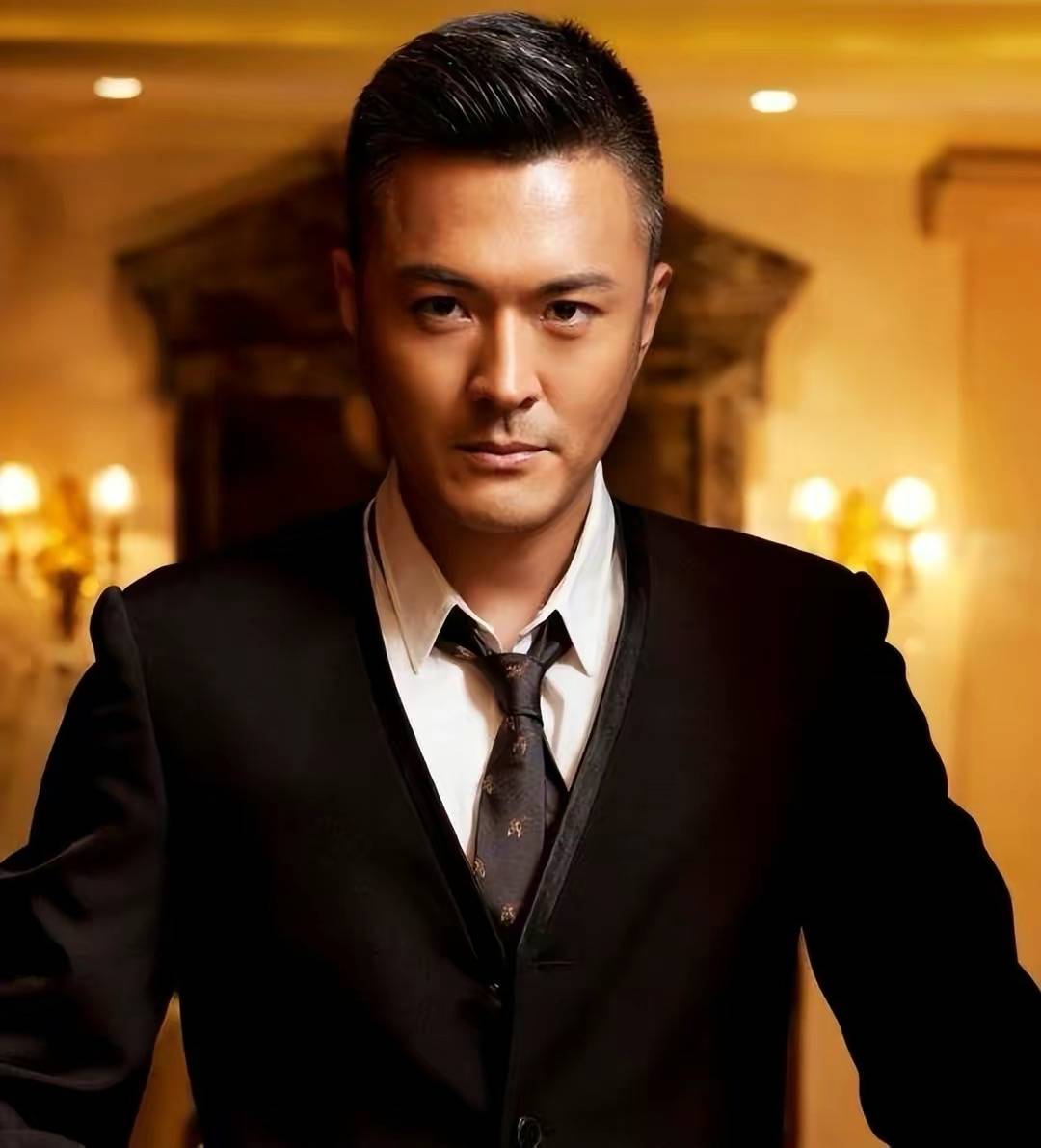 于小伟:我这辈子非常正确的决定,就是和高圆圆分手,娶普通人为妻