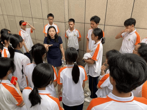 遂溪县第一中学代表县中学组出征"湛江市中小学校中华经典诵读大赛"