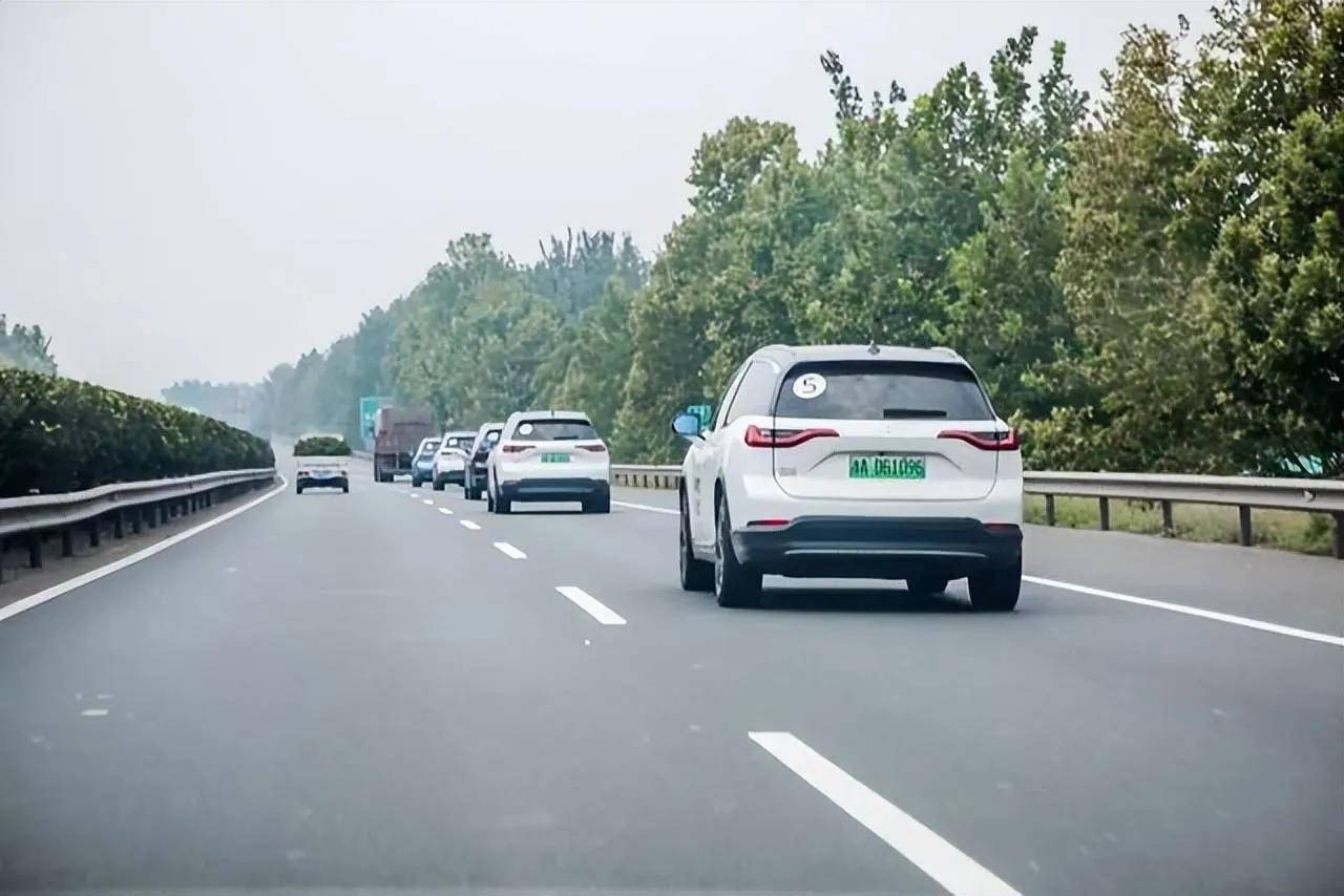 高速省油真相曝光！这个速度实测油耗低到不可思议！