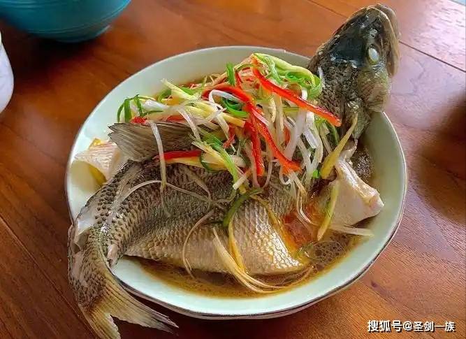 周末与家人共享美食？这八款简易家常菜谱请