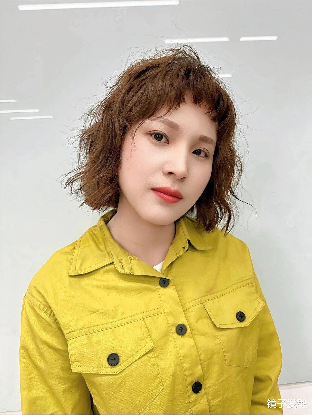 齐脸卷发来了蓬松瘦脸显小爱美女性必看