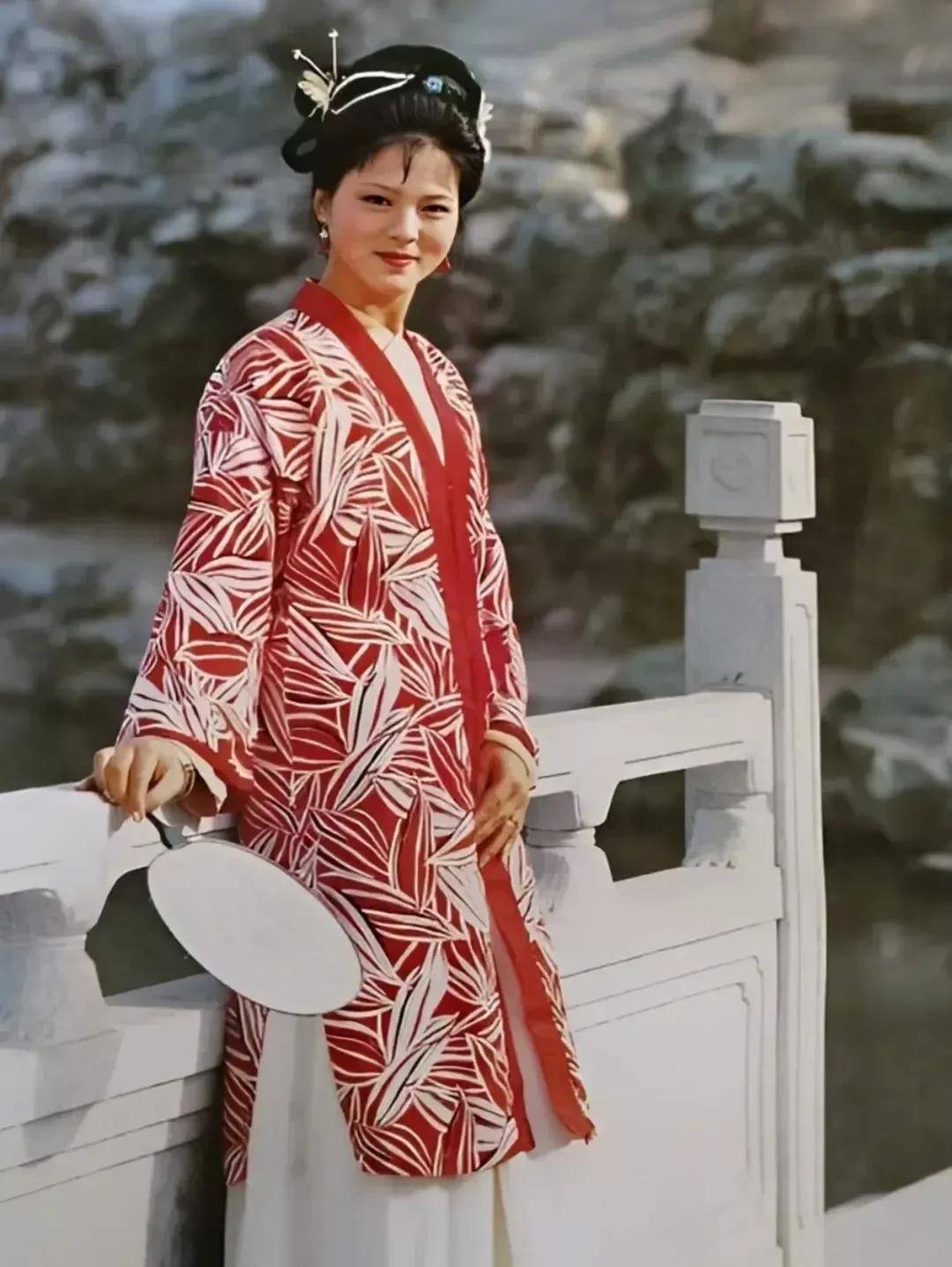 _抠红楼梦细节会发现，袭人哥哥的职业是花子，是拐卖小孩的人贩子_抠红楼梦细节会发现，袭人哥哥的职业是花子，是拐卖小孩的人贩子