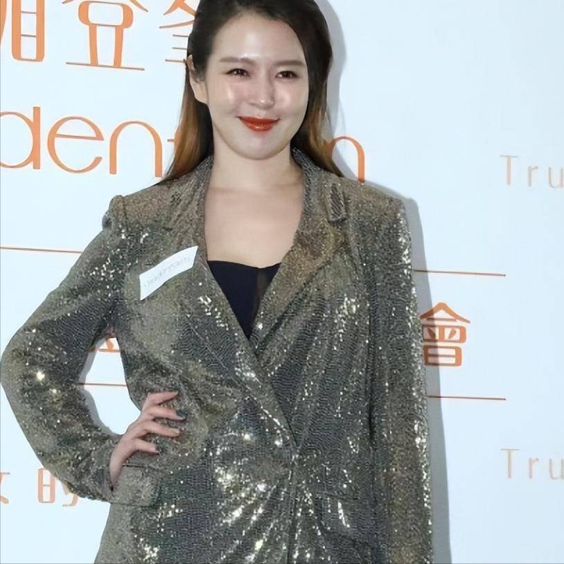 风光不再,37岁刘品言官宣结婚怀孕,网友质疑洗白算盘落空