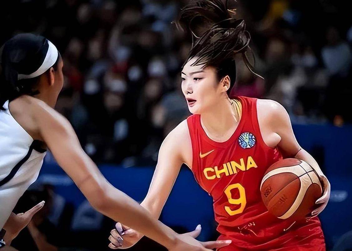 破案了！李梦缺席热身赛谜团揭晓，宫鲁鸣直言：伤病+脱队是主因