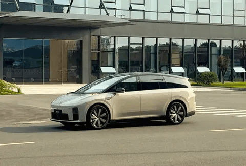理想i8，7月份上市，搭载5C电池，实车曝光
