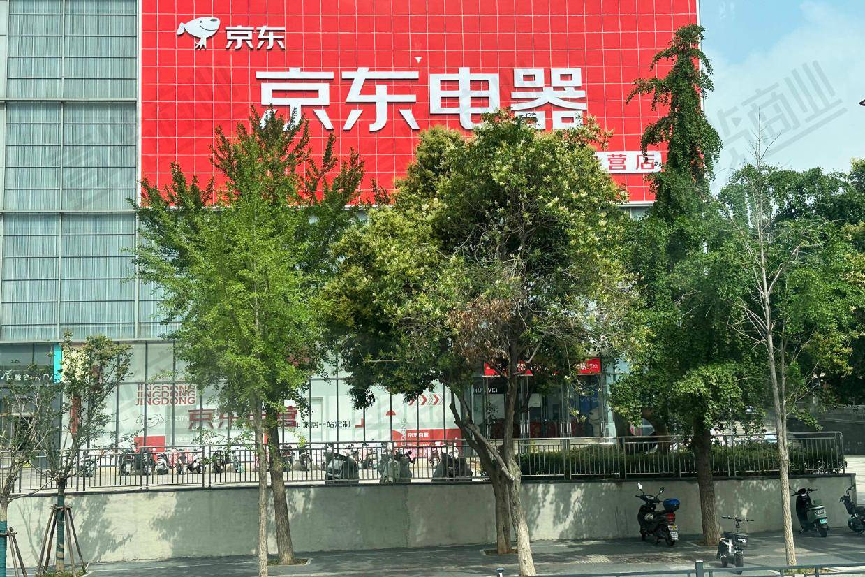 京东电器线下618消费图鉴：家庭娱乐消费爆发，数码家居“两开花”