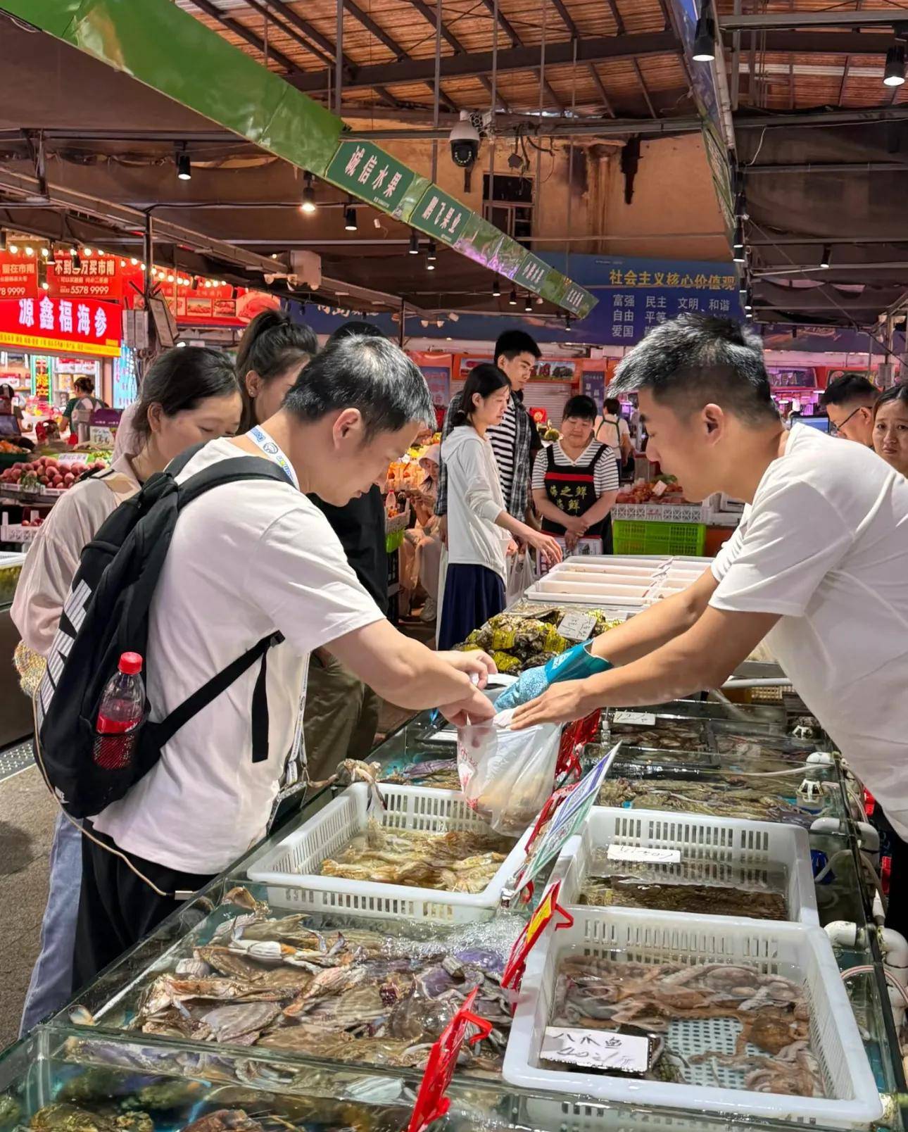 青岛与长沙哪个消费水平低_青岛长沙哪个好_