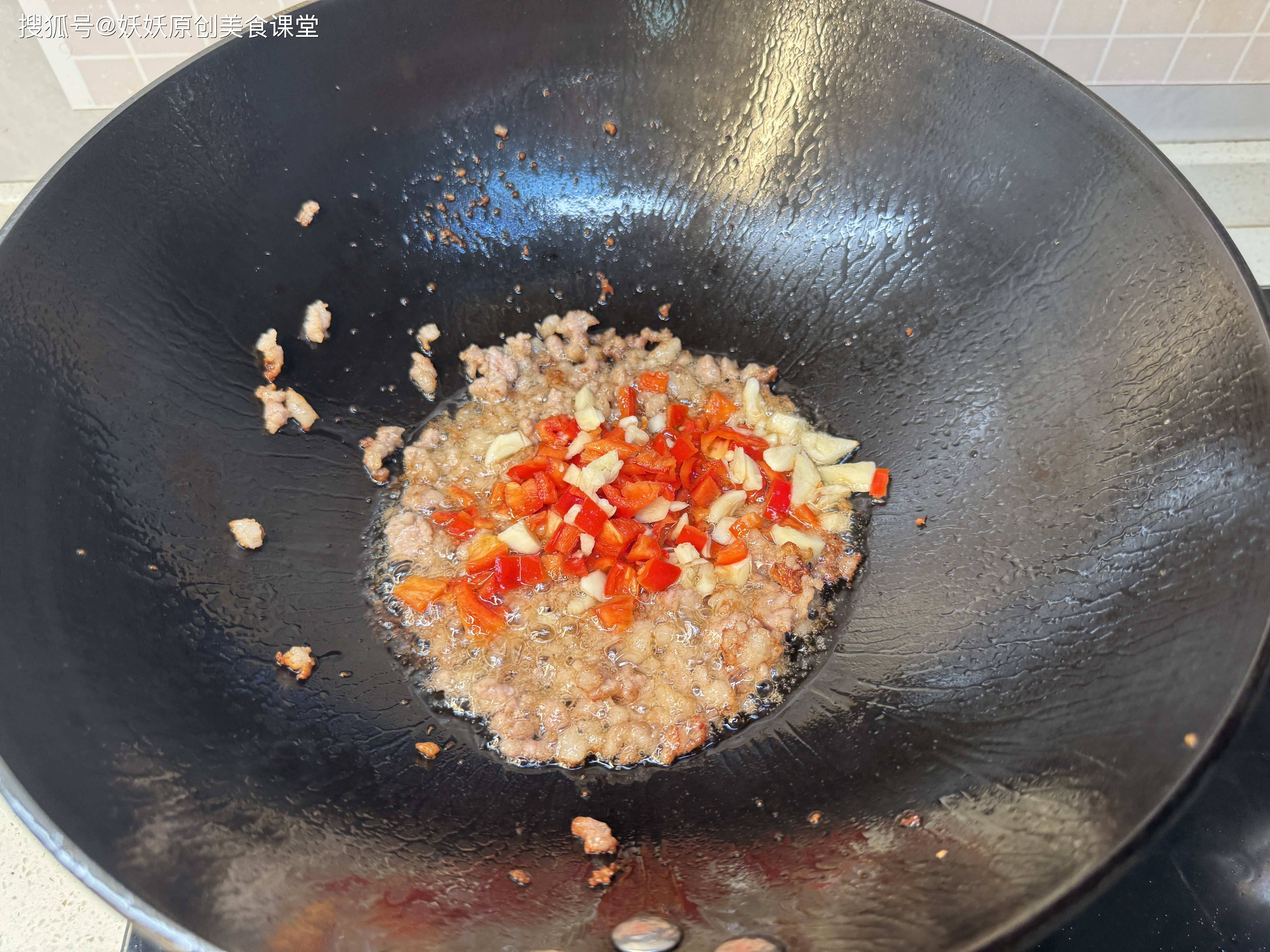 夏天别错过这个菜，钾是冬瓜的好几倍，祛湿健脾，不懂吃就亏大了__夏天别错过这个菜，钾是冬瓜的好几倍，祛湿健脾，不懂吃就亏大了