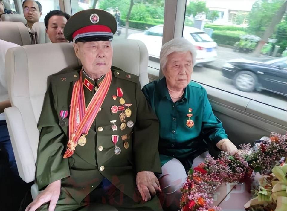 2021年授勋中央下令将王占山抬进人民大会堂有何特殊身份