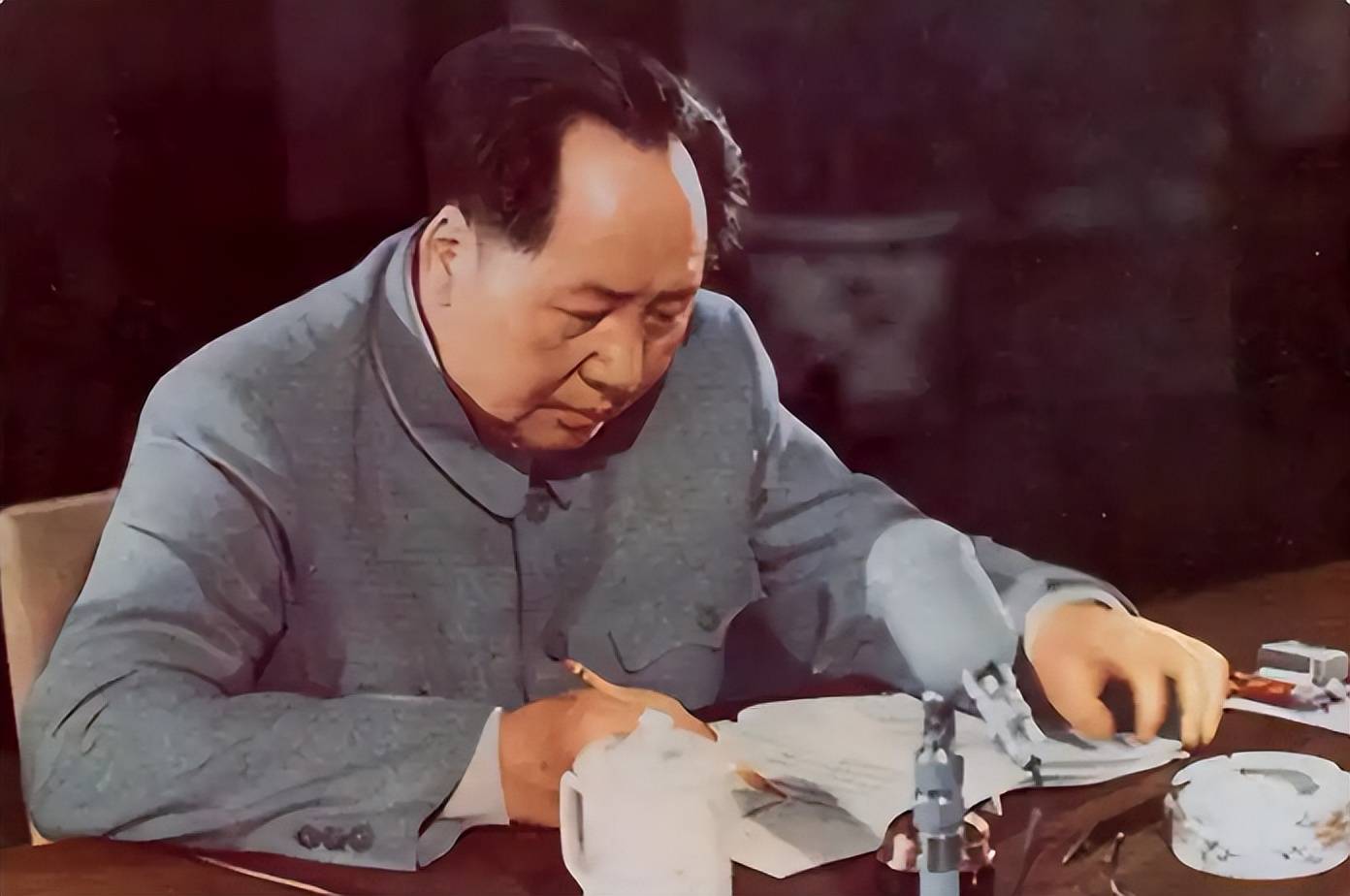 毛主席3大骄傲：用对一人，放对一人，杀对一人，简直太强了__毛主席3大骄傲：用对一人，放对一人，杀对一人，简直太强了