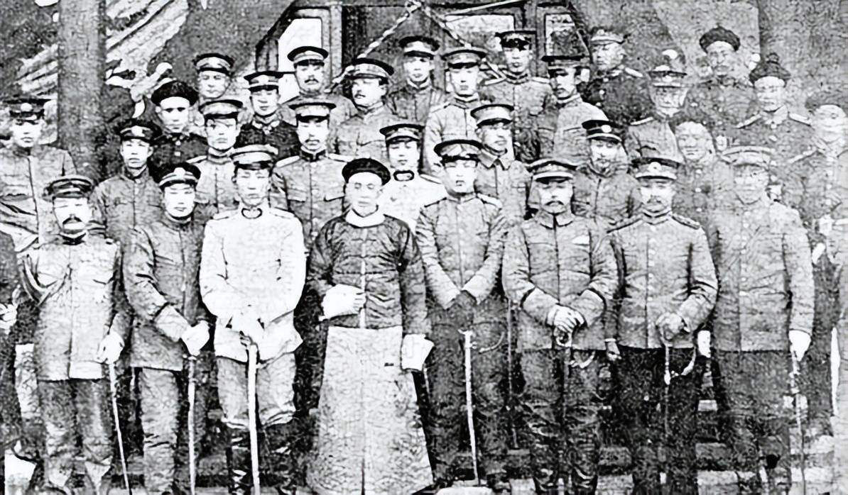 北洋军阀为什么不把孙中山放在眼里,私下还戏谑他为"大炮"?