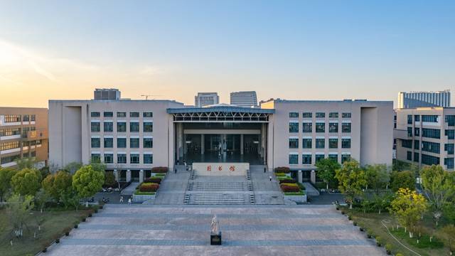 扬州大学全国排名_非双一流大学排名2025_扬州大学排名