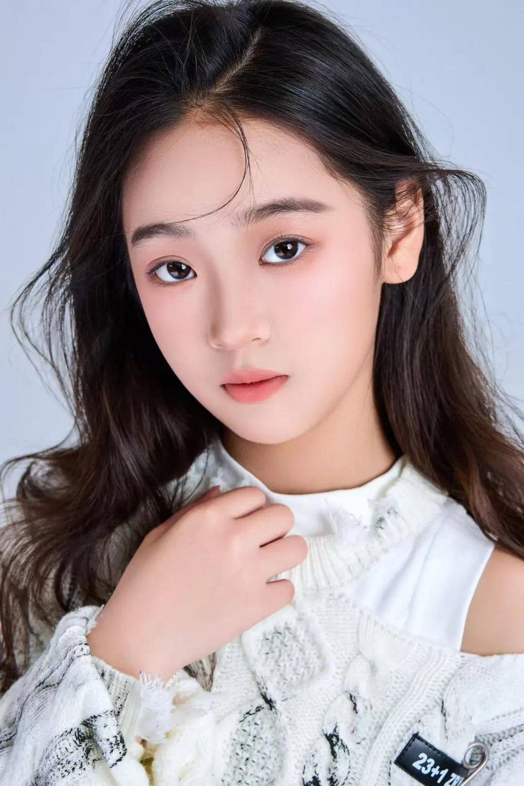 小童星明星档案 i 从"小模特"到"小演员",陈雨萱的破圈之路