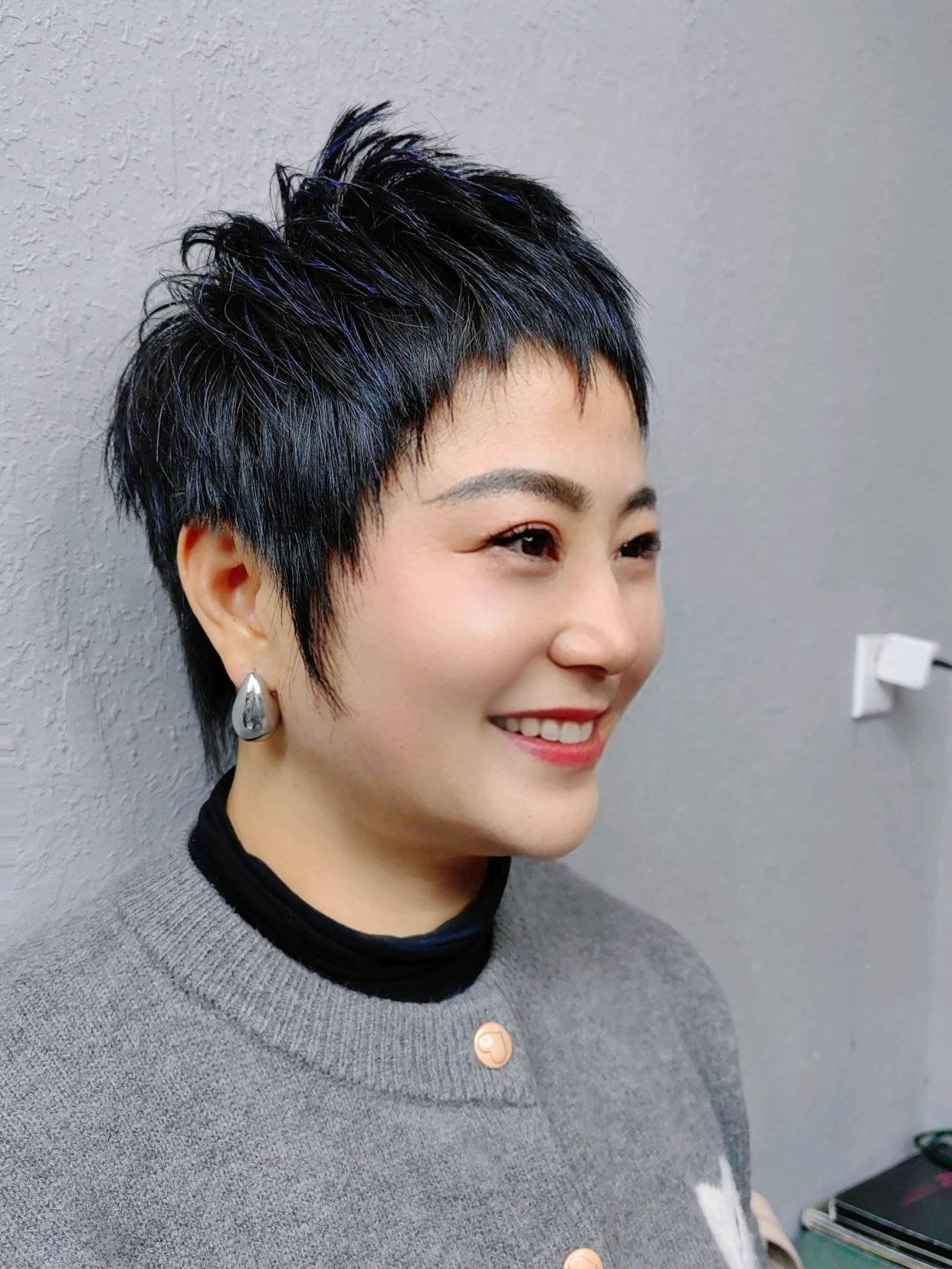 超短发以短为笔勾勒女性多元魅力