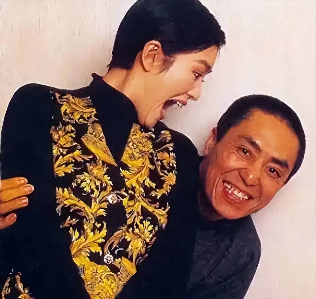 张艺谋巩俐早期情侣写真曝光,两人曾相恋8年后分开!