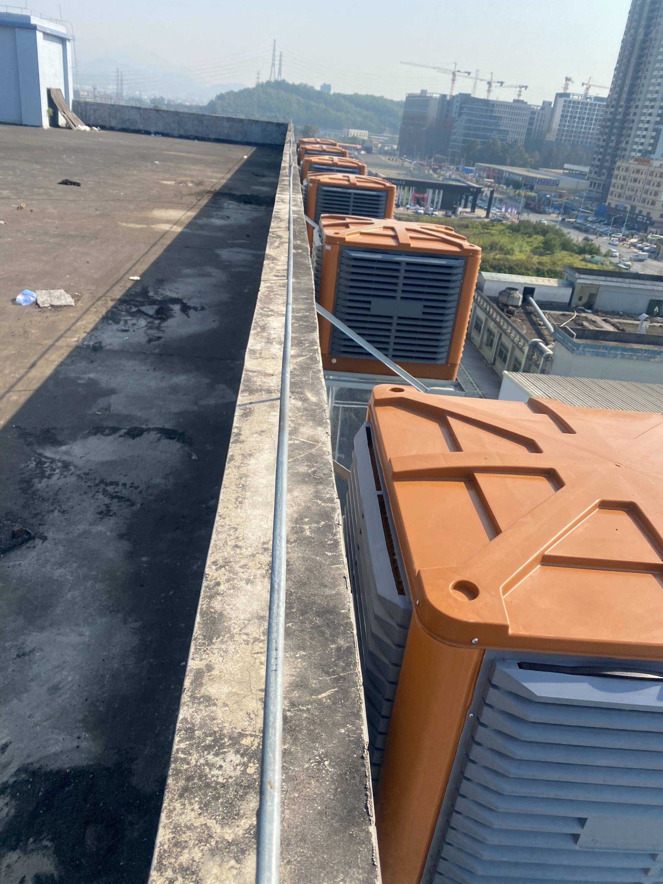 东莞厚街水帘空调风机降温吹出来风不凉快?