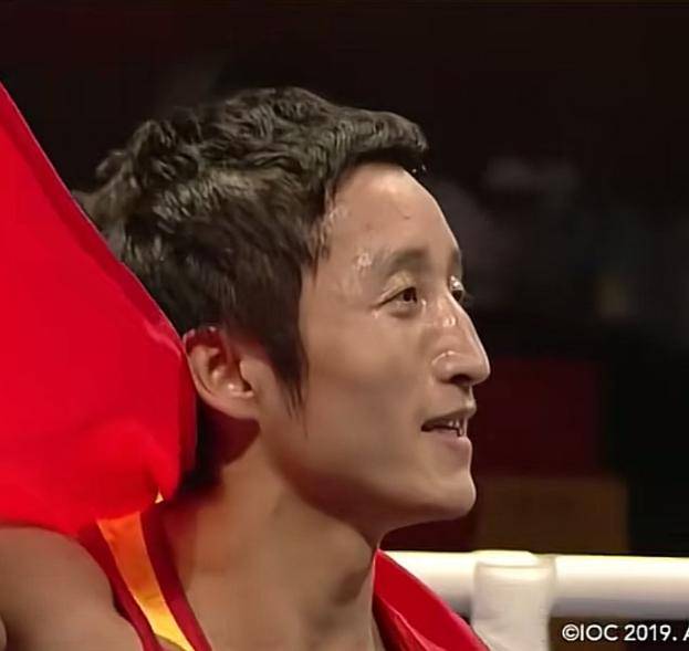邹市明：从奥运冠军到创业失败，拳王重返赛场的励志故事