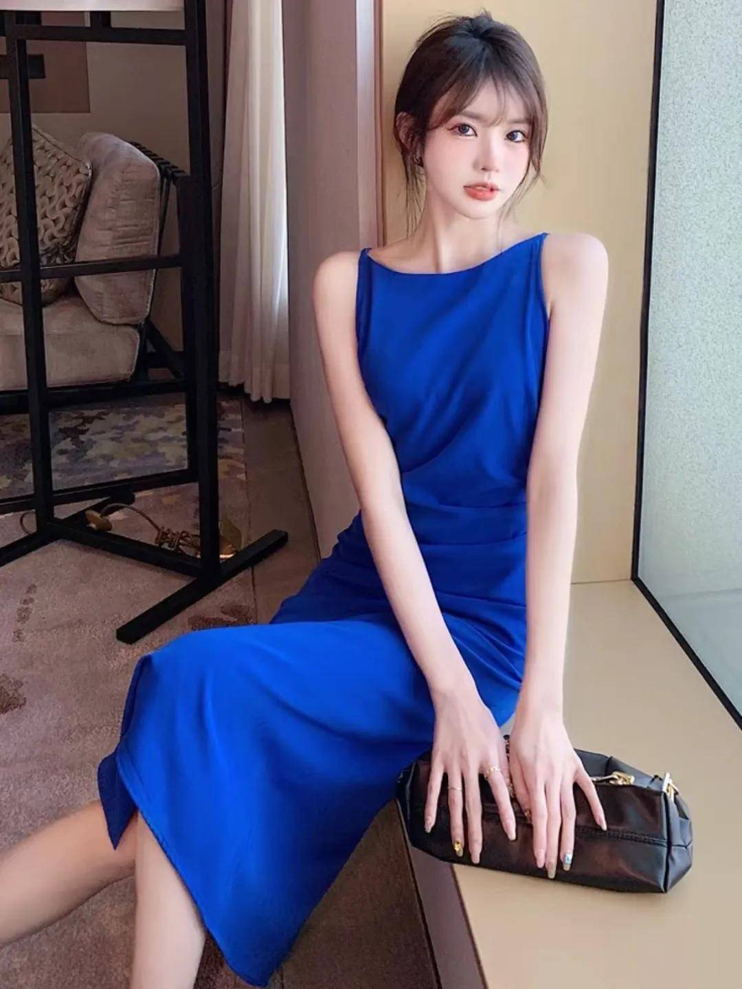 杨幂美上热搜的蓝色穿搭太适合夏天了