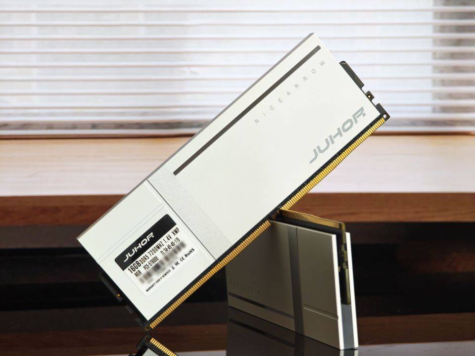 DDR5高性价比装机新宠:JUHOR 玖合异刃RGB灯条深度评测!