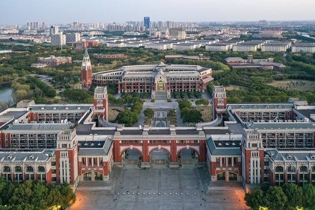 东北地区大学排名更新：大连理工第3，沈阳工大第23，吉林财经44_