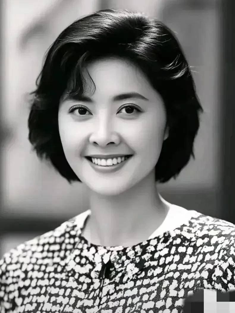 真实的朱琳,戏外的朱琳比女儿国国王更迷人