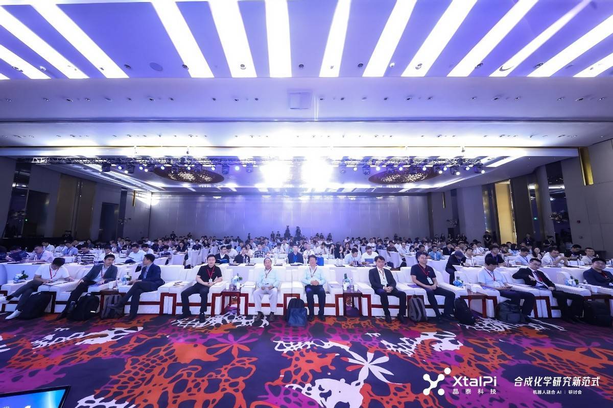 前沿技术赋能科研，机器人融合AI驱动合成化学研究新范式
