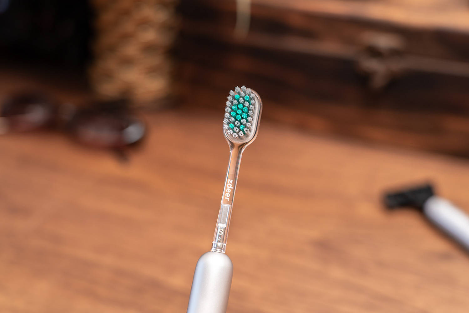 刷牙也能提供情绪价值?左点轻奢艺术牙刷:指尖上的金属美学