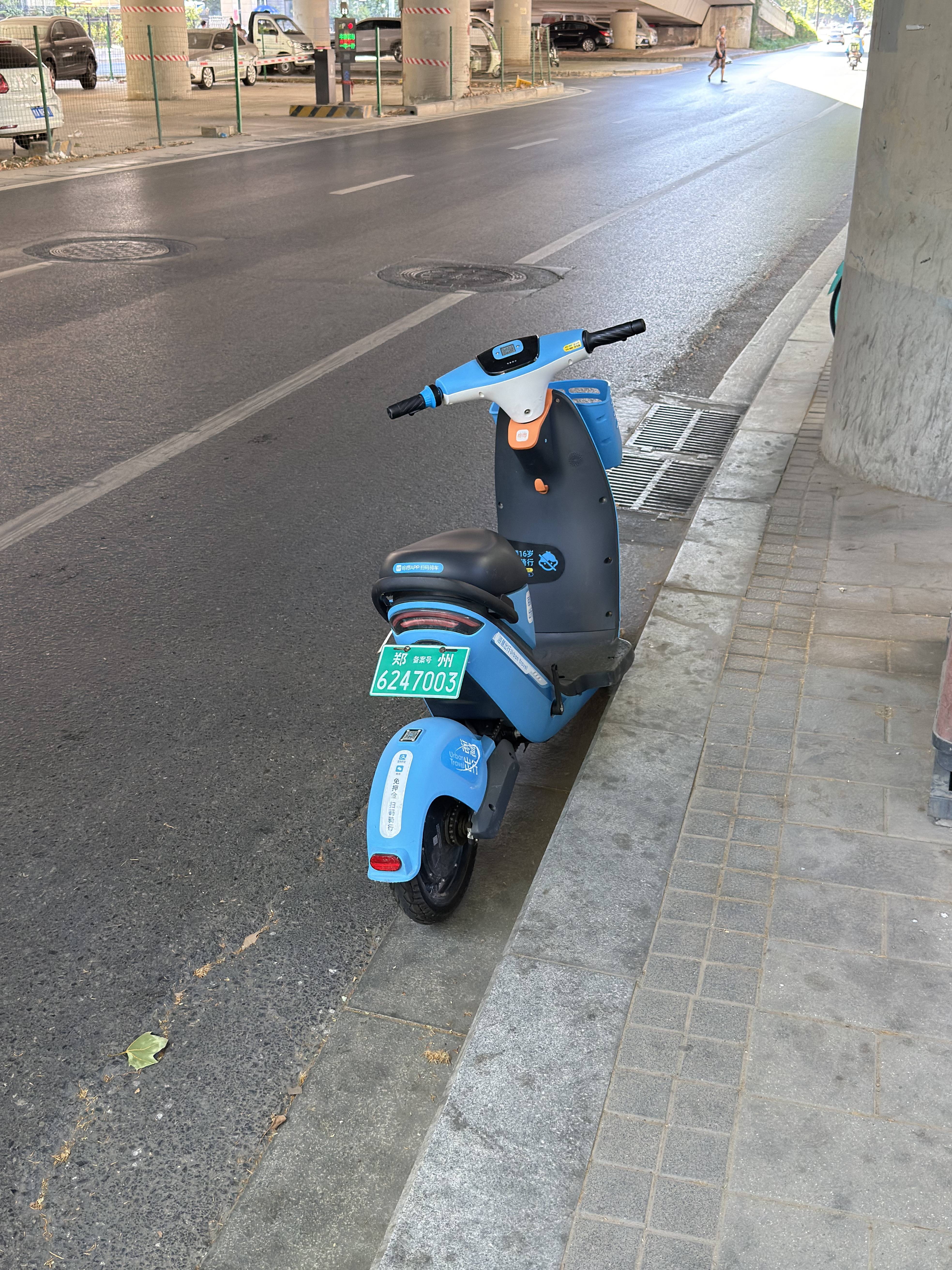 郑州街头出现大量共享电动车,城管局:目前政策未变,市内八区仍不允许