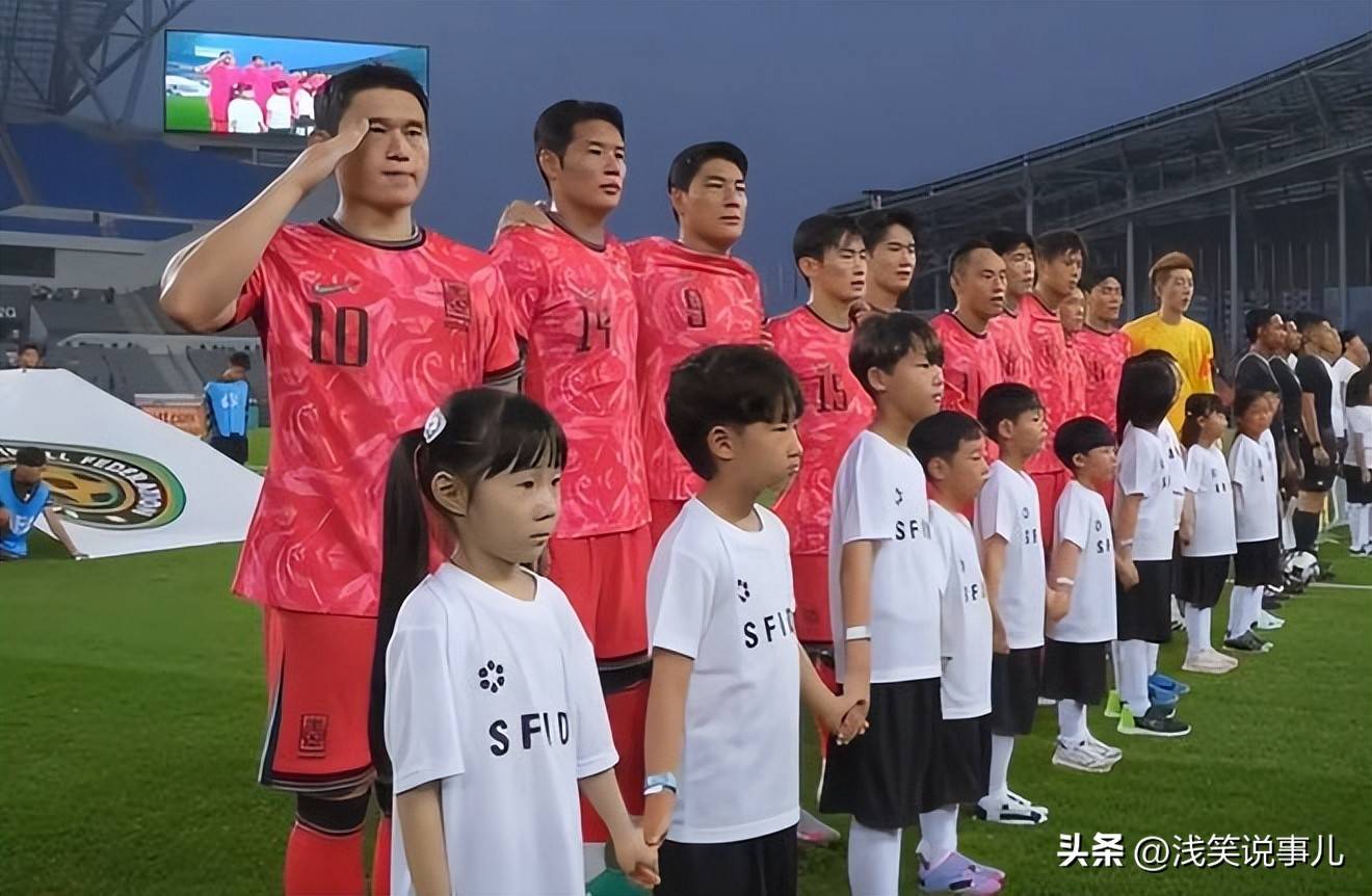 国足0-3韩国，13分钟丢2球！2射0正，朱辰杰失误+黄政宇错位