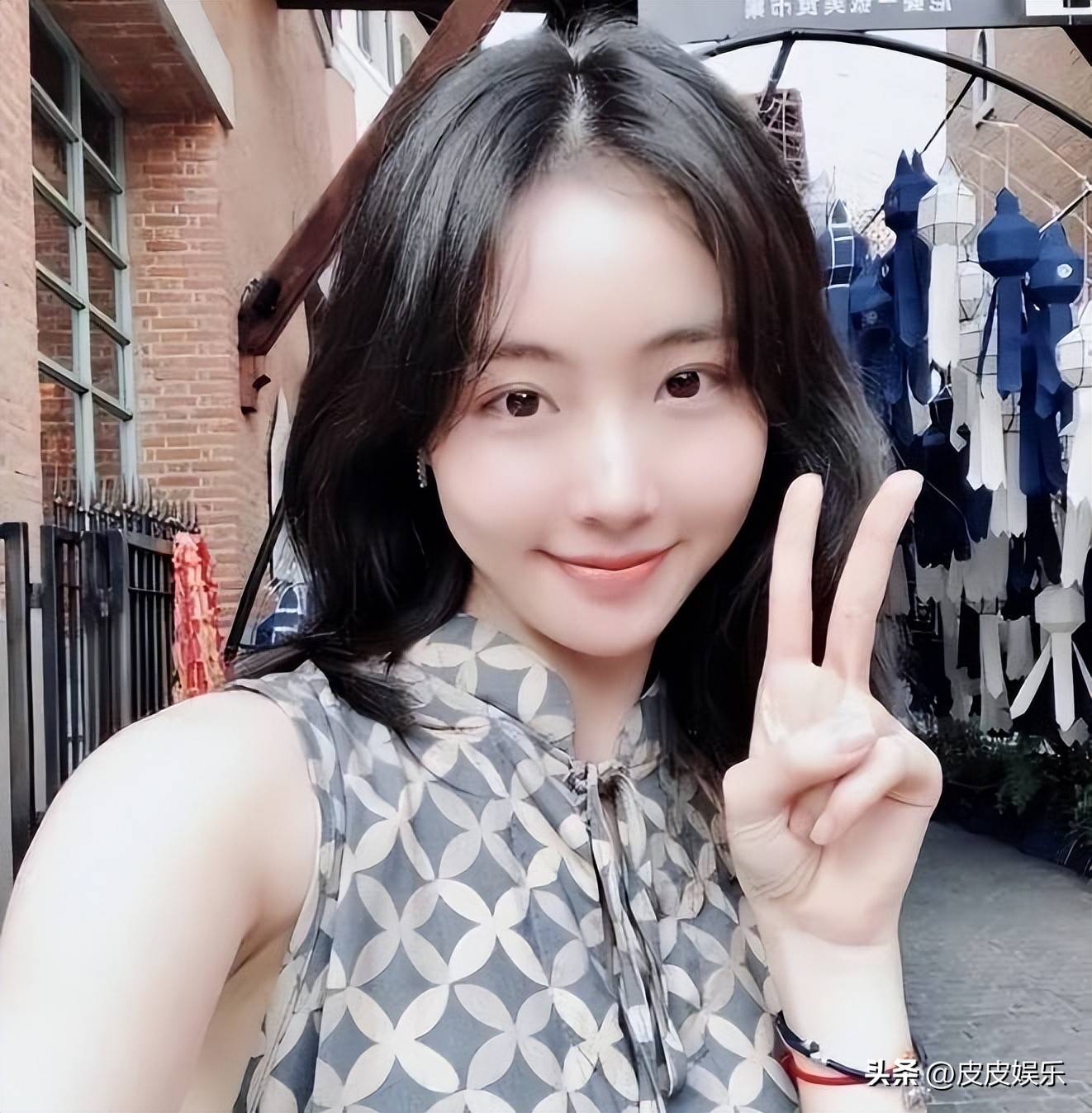 霍尊疑似复出离开娱乐圈4年陈露却活成了这样被送进去的模样