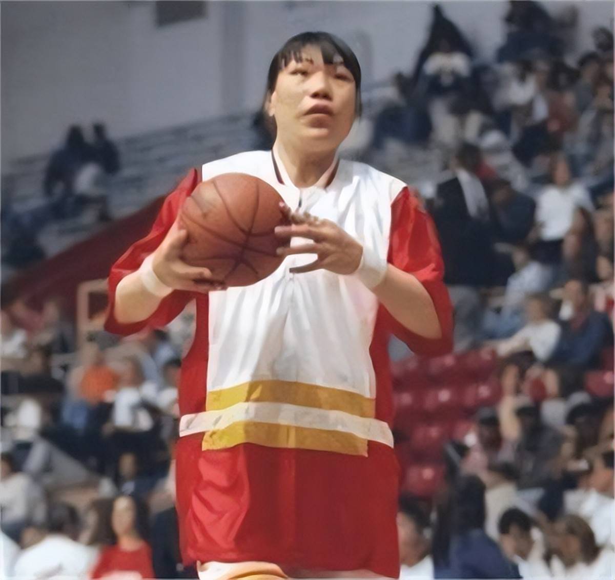 55岁郑海霞现状?现身校园,承担新职务,入选名人堂是最好回报