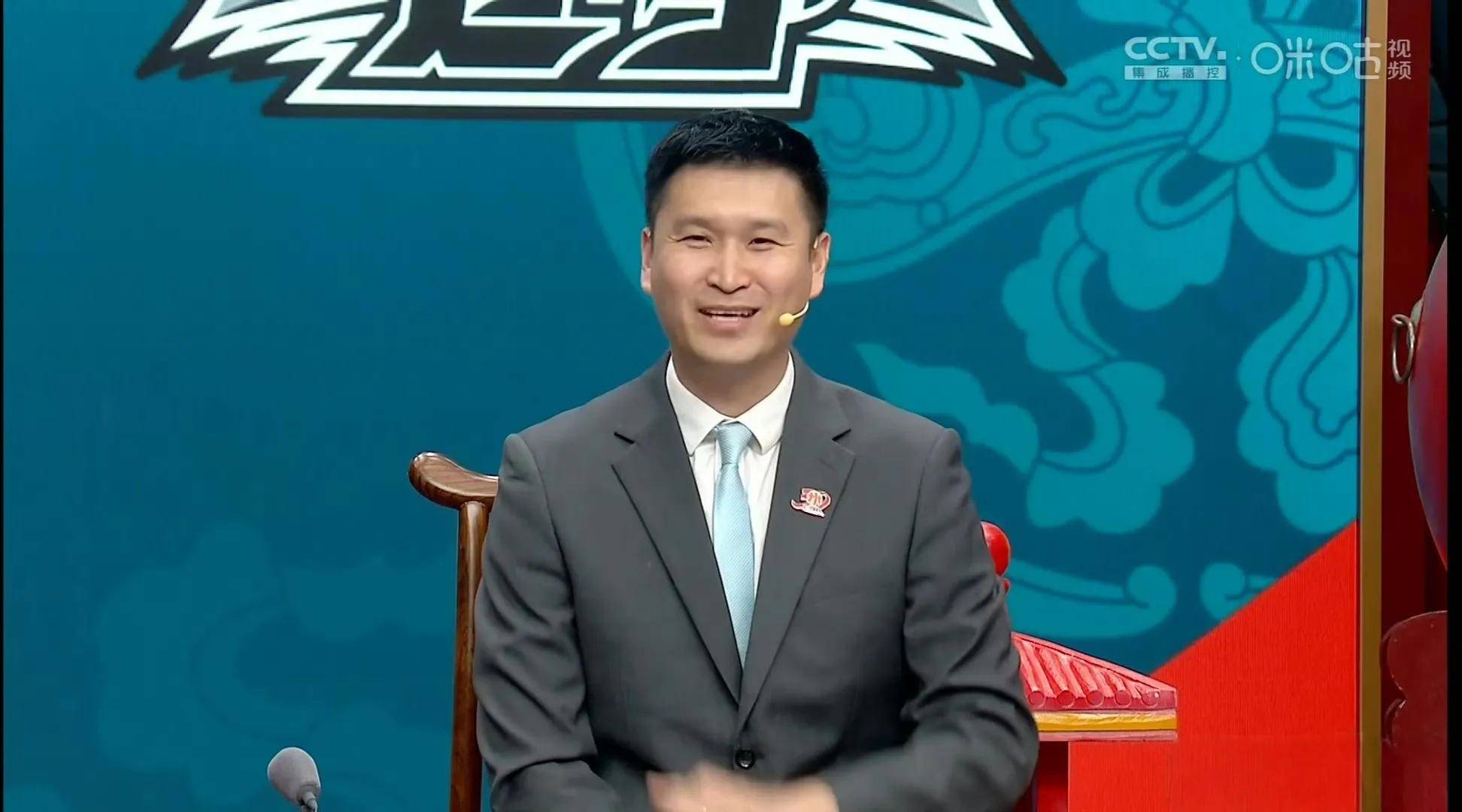 霍楠出任四川男篮总经理,欠薪问题或已解决,接下来如何发展?