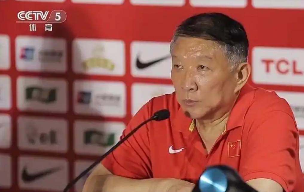中国女篮亚洲杯12人名单出炉，宫鲁鸣大胆押注新秀中锋