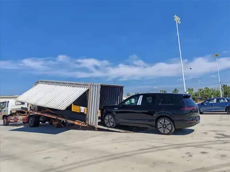 纯电续航提供160/170km可选 腾势N8L实车谍照曝光