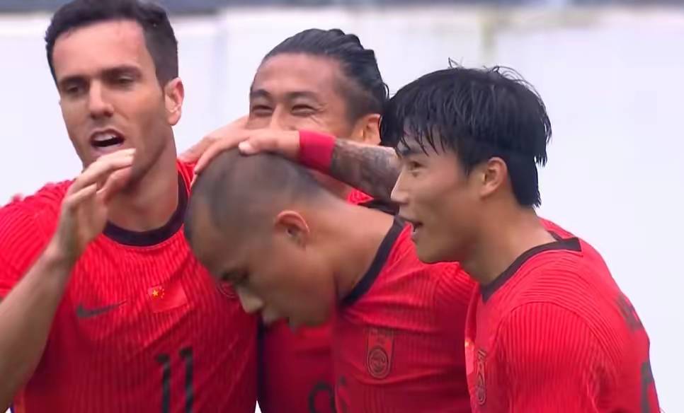 国足东亚杯季军背后的隐忧与希望