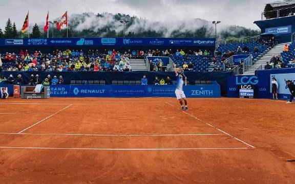 ATP与WTA赛事最新动态：吴易昺晋级正赛，贾里重返TOP100