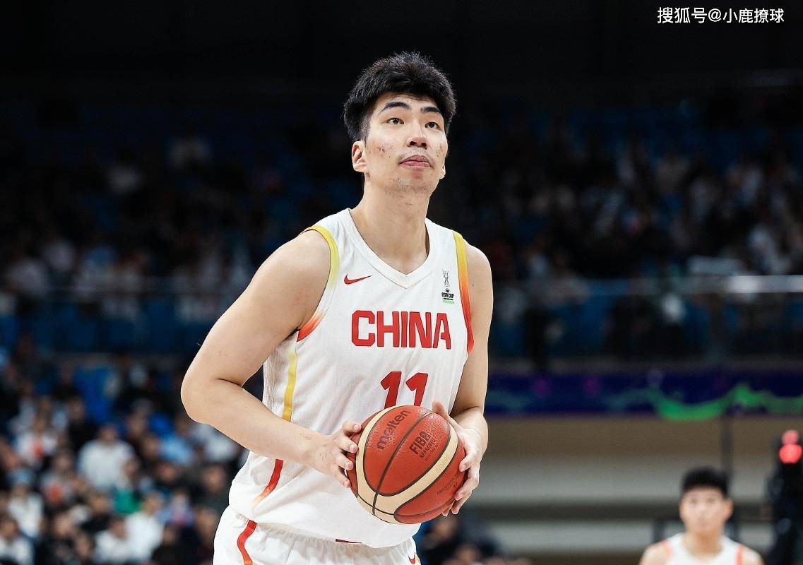中国男篮险胜欧洲劲旅！余嘉豪16+10统治内线，小张镇麟惊艳全场