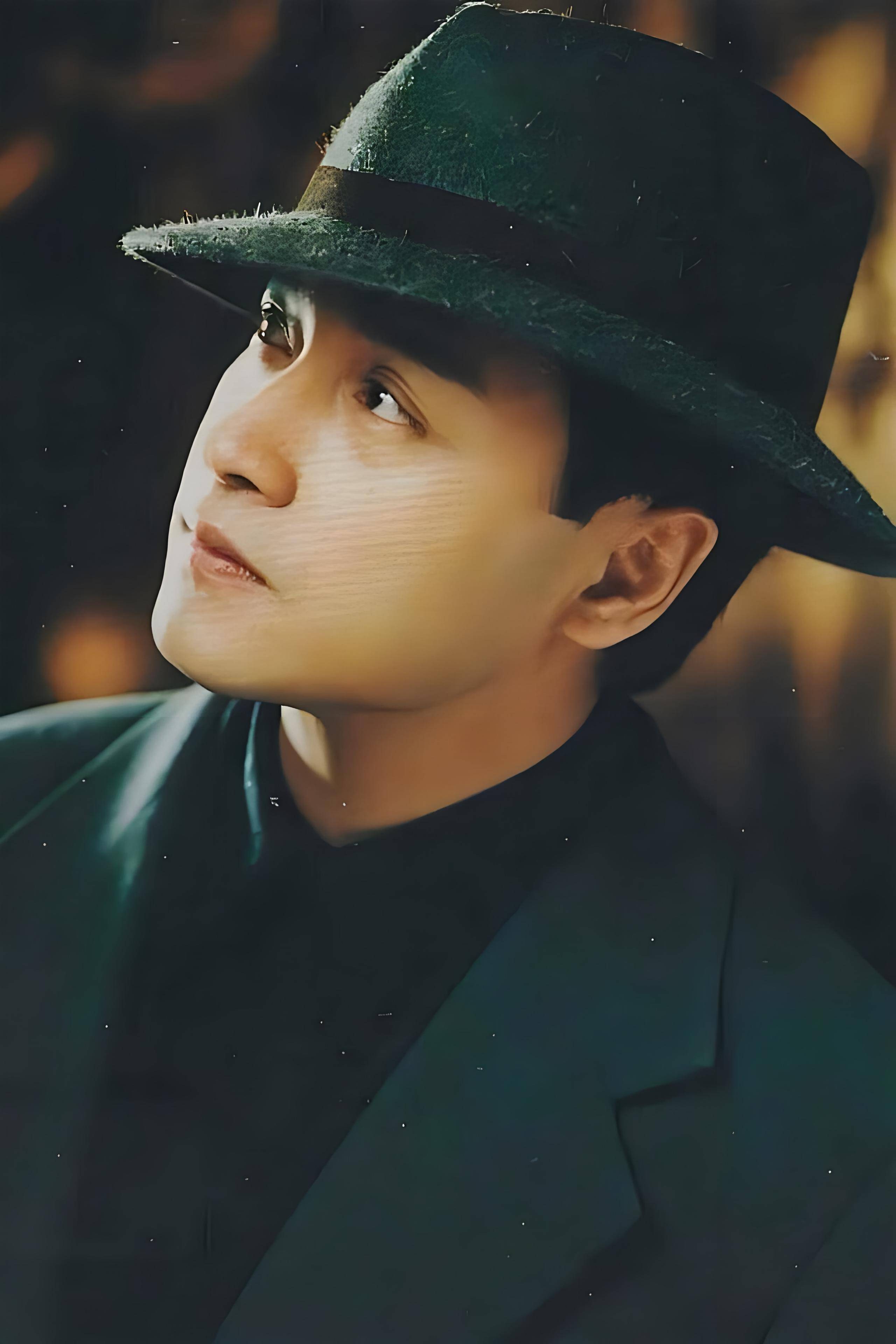 王晶首度开口,揭张国荣死因新内幕,内地大佬失信成祸根